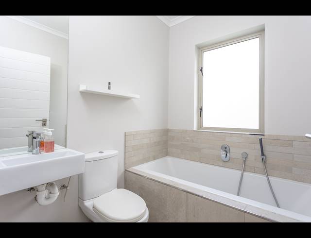 2 BEDROOM APARTMENT BLOCK TO LET IN MUIZENBERG